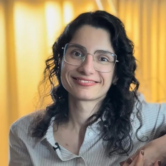 Dra. Lídia Milioli sorrindo